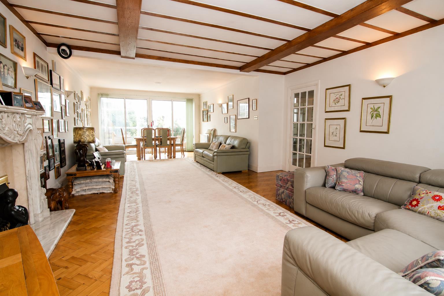 7 bed property in Champneys Close, Sutton